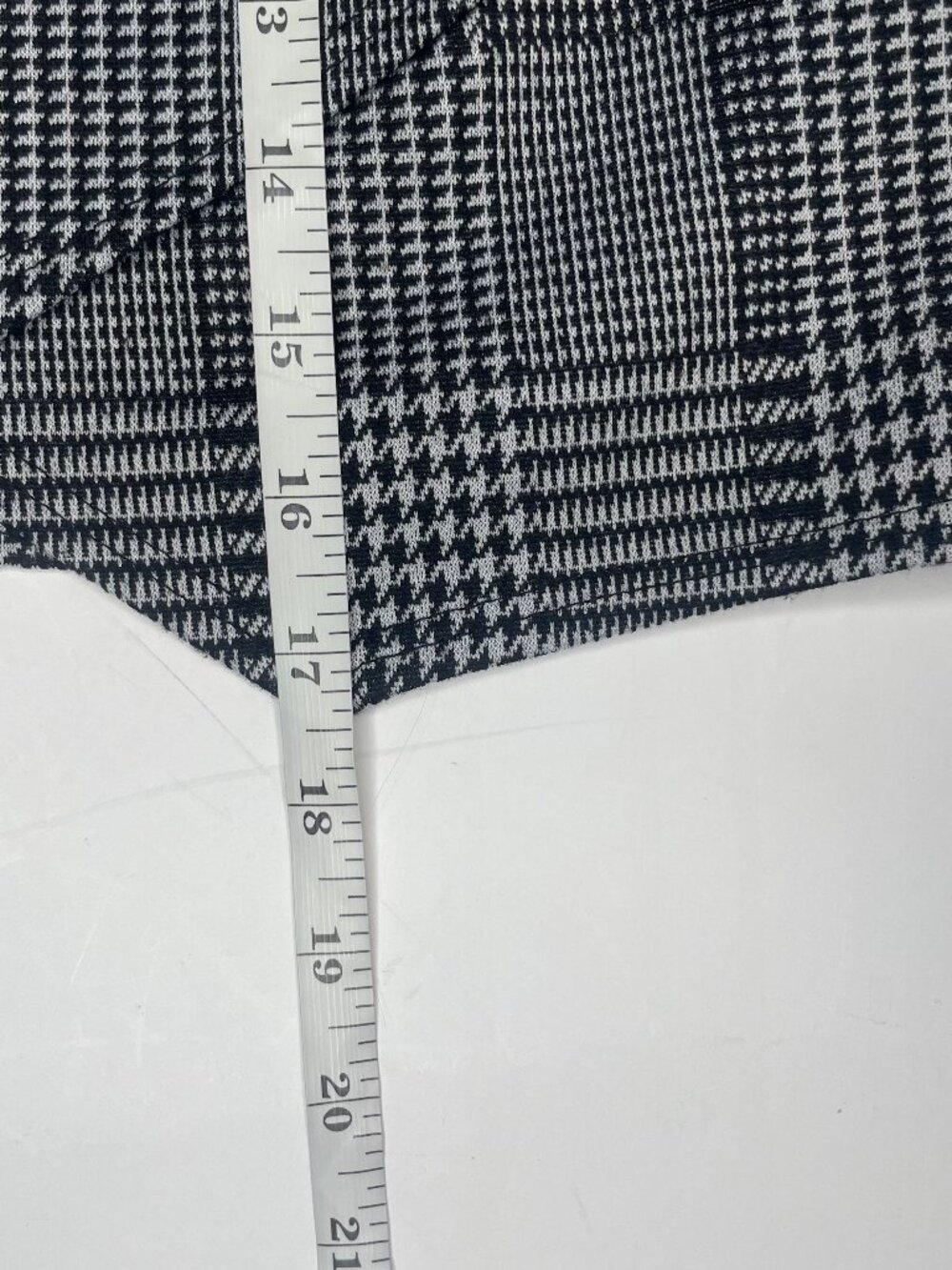 Windsor Dark Academia Houndstooth Asymmetrical Mini Skirt Size Medium Plaid - Picture 9 of 10
